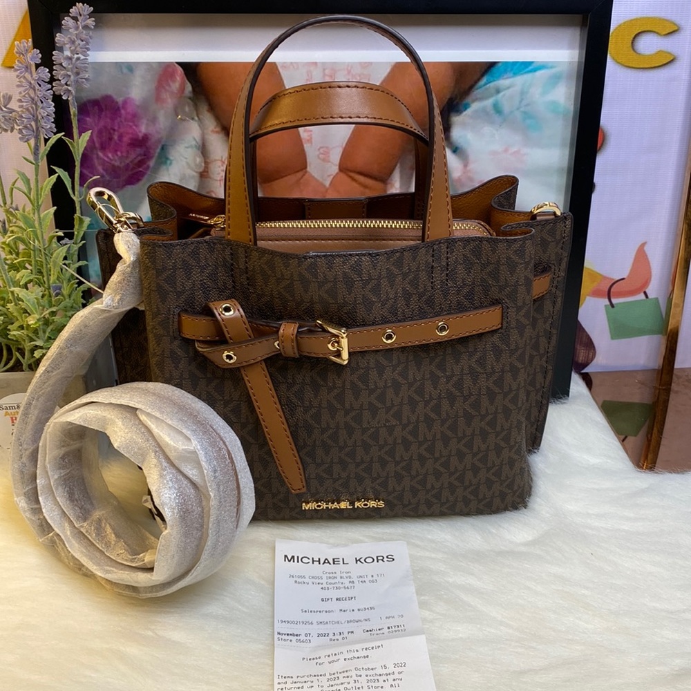 SOLD
Authentic Michael Kors Small Emilia Satchel